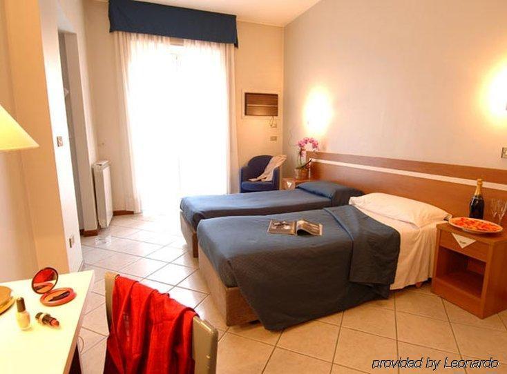 Hotel Mennini Milano Camera foto