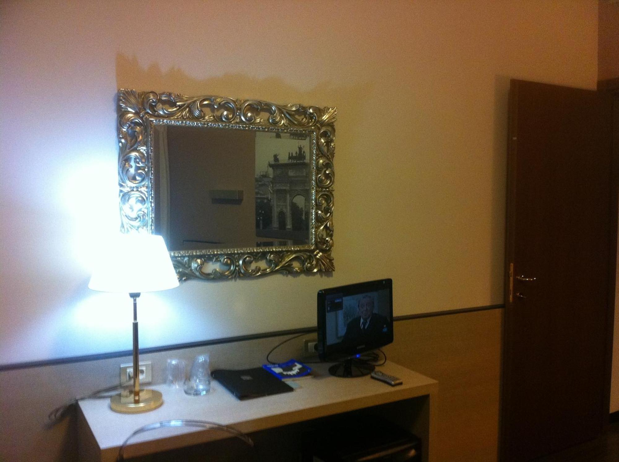 Hotel Mennini Milano Esterno foto