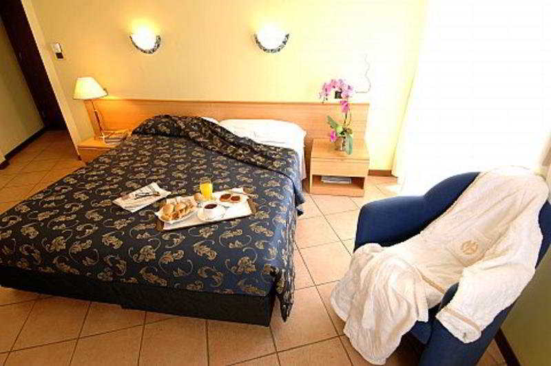 Hotel Mennini Milano Esterno foto